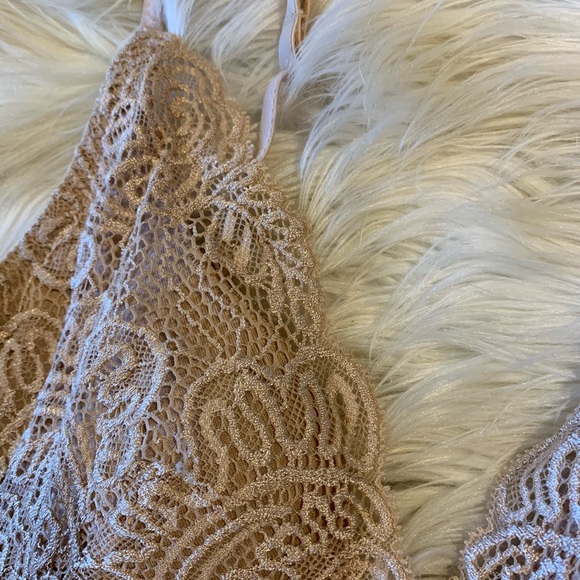 Victoria’s Secret Vary Sexy Lace Bra Size 34D - Picture 3 of 8